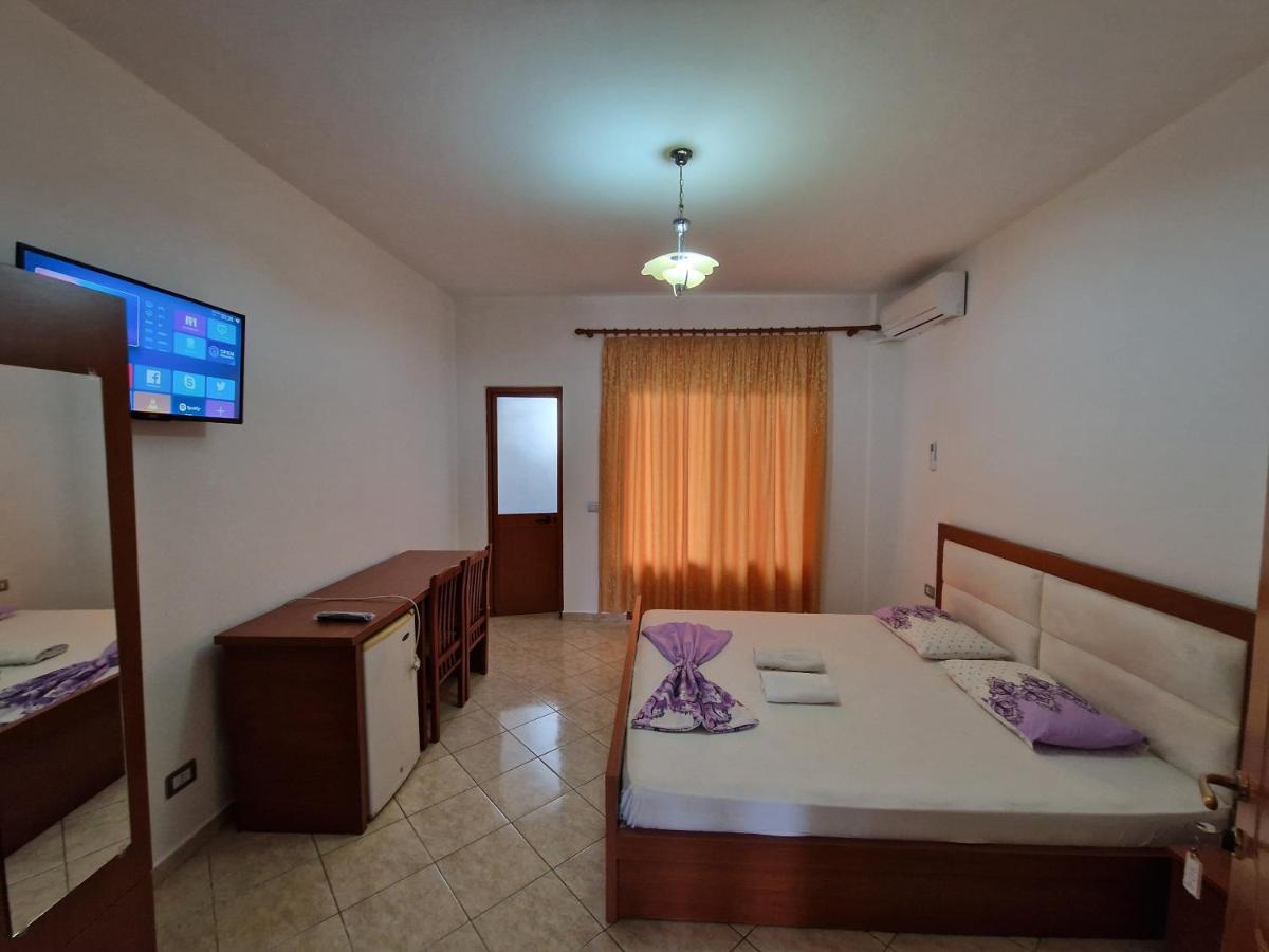 Guest House "Pisha" Durres Exterior photo