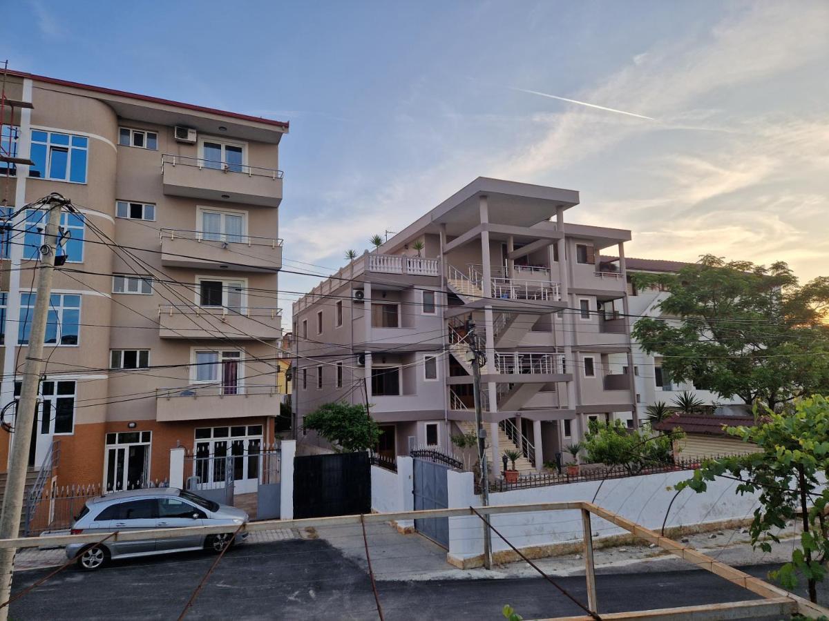 Guest House "Pisha" Durres Exterior photo