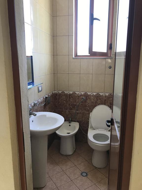 Guest House "Pisha" Durres Exterior photo